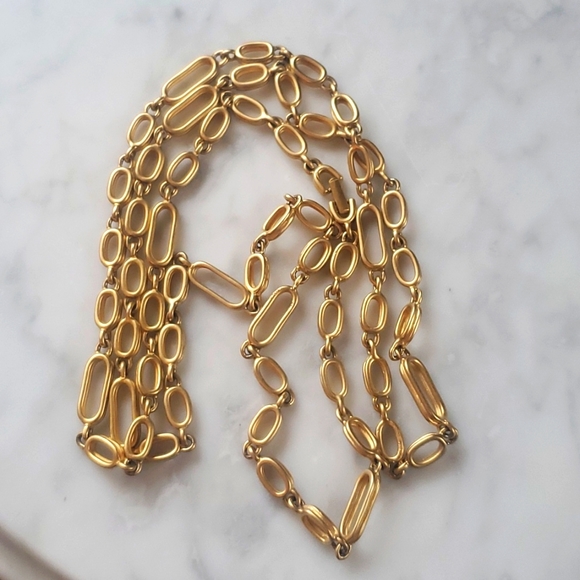 Signed Trifari Gold Tone Matte Link Necklace - Picture 4 of 6